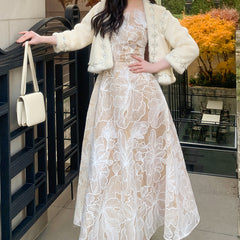 Robe en dentelle faite à la main pour dames en maille sans manches