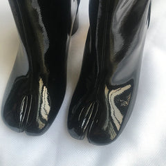 Luxury Design Leather Tabi Boots for Women - Iconic Split Toe Ankle Boots with Round Chunky High Heel | Autumn Winter Fashion Statement Shoes, Black