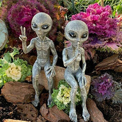 Outer Space Alien Statue Martians Garden Figurine Set For Home Indoor Outdoor Figurines Garden Party Halloween Decor