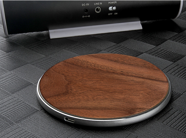 New Round Wooden Wireless Charger 15W Fast Charge Walnut Maple Wood Craft Gift Mobile Phone Wireless Fast Charger