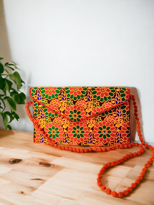 Purely handmade ladies' purses – stylish and a best-selling gift for your loved ones