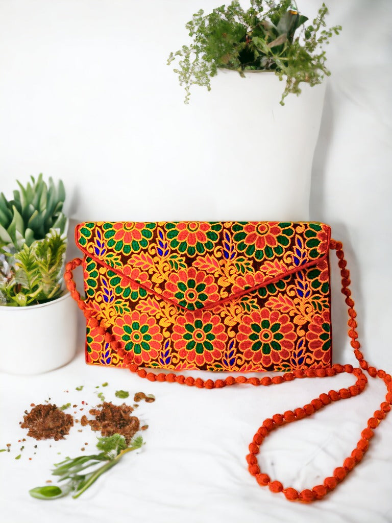 Purely handmade ladies' purses – stylish and a best-selling gift for your loved ones