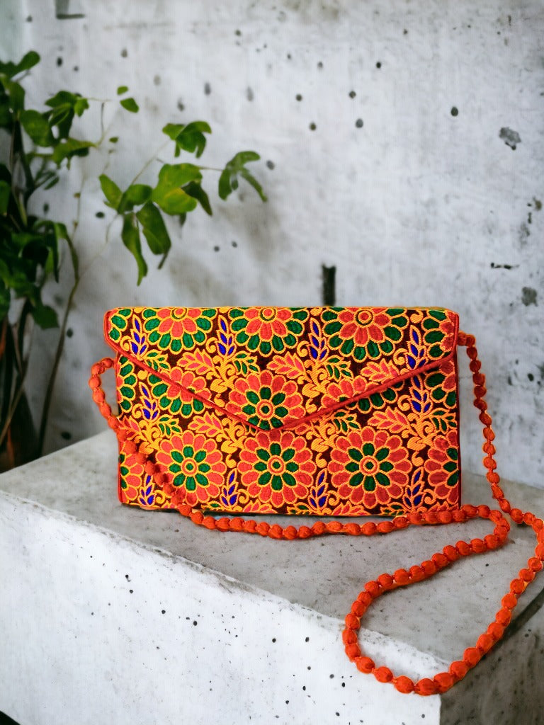 Purely handmade ladies' purses – stylish and a best-selling gift for your loved ones