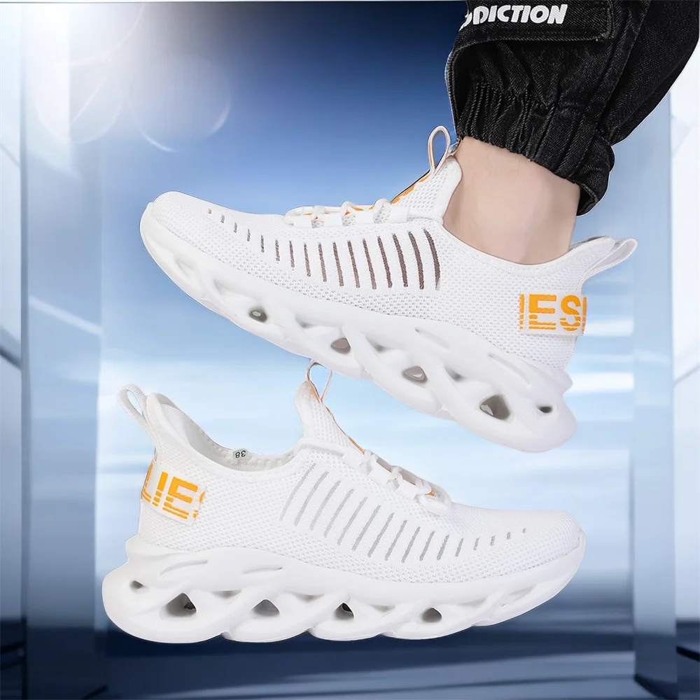 2024 Newest Kids Breathable Running Sneakers For Women Low Top Large Size Men's Sports Shoes Mesh Jogging Children Casual Shoes