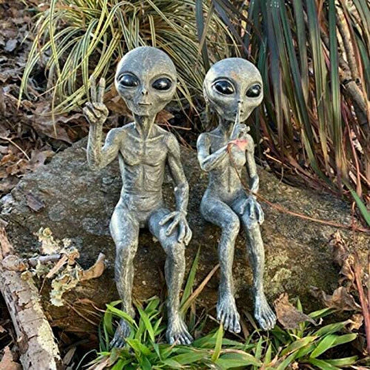 Outer Space Alien Statue Martians Garden Figurine Set For Home Indoor Outdoor Figurines Garden Party Halloween Decor