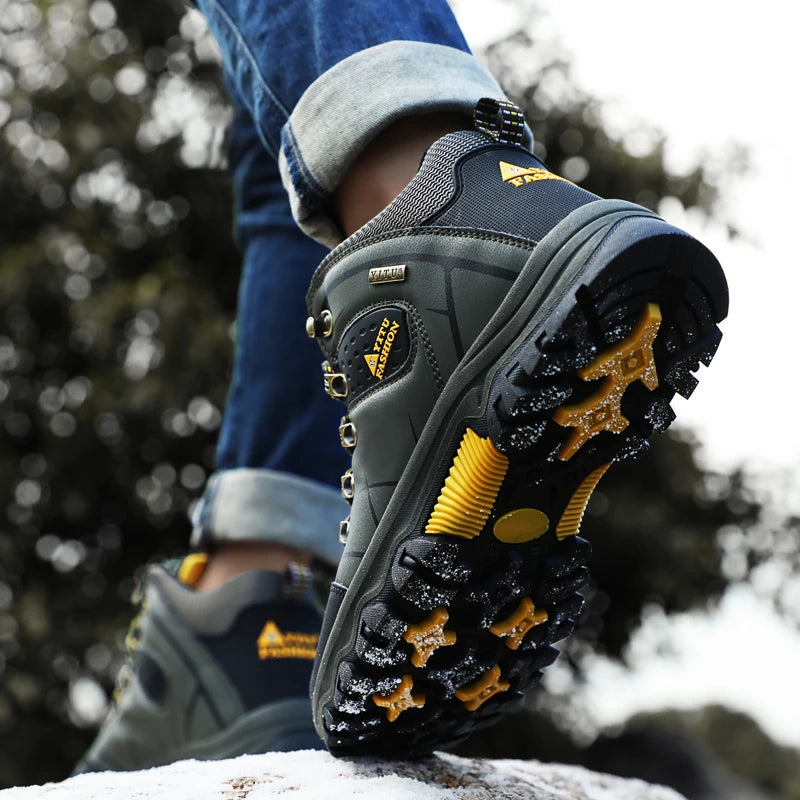 Brand Men Winter Snow Boots Waterproof Leather Sneakers Super Warm Men's Boots Outdoor Male Hiking Boots Work Shoes Size 39-47